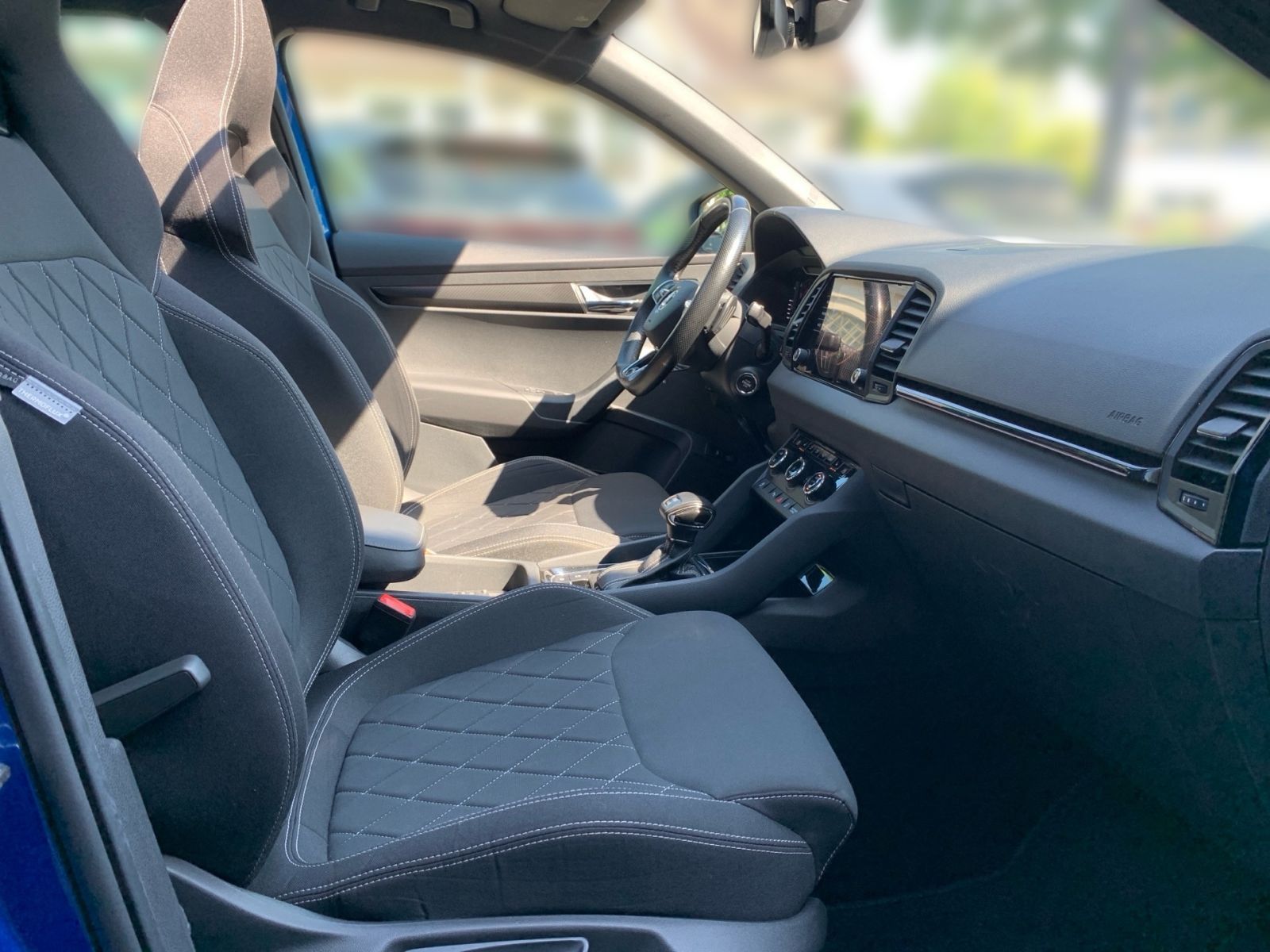 Fahrzeugabbildung SKODA Karoq 2.0 TSI DSG Sportline 4x4 OPF Pan.Dach