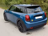 MINI Cooper SE  - blaue MINI Cooper SE