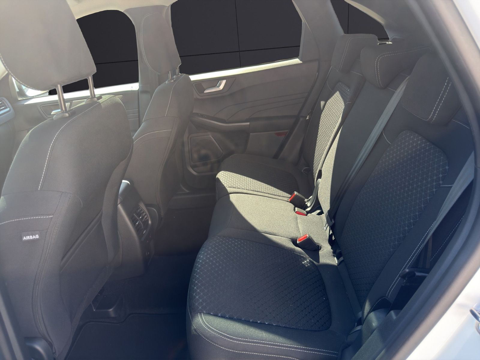 Fahrzeugabbildung Ford Kuga Titanium/Pano/Shz/LenkrdHZ/Rückfahrkamera