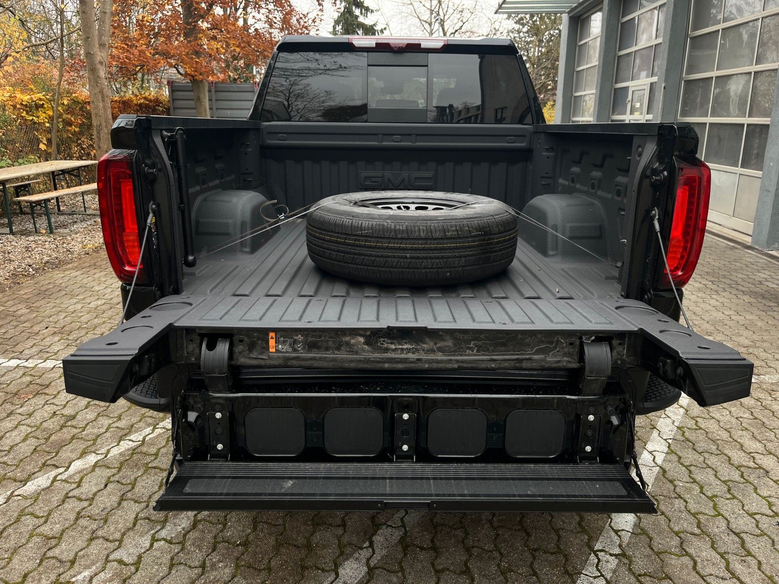 Fahrzeugabbildung GMC Sierra 1500 AT4 6.2*360°*AHK*22Zoll*HeadUp