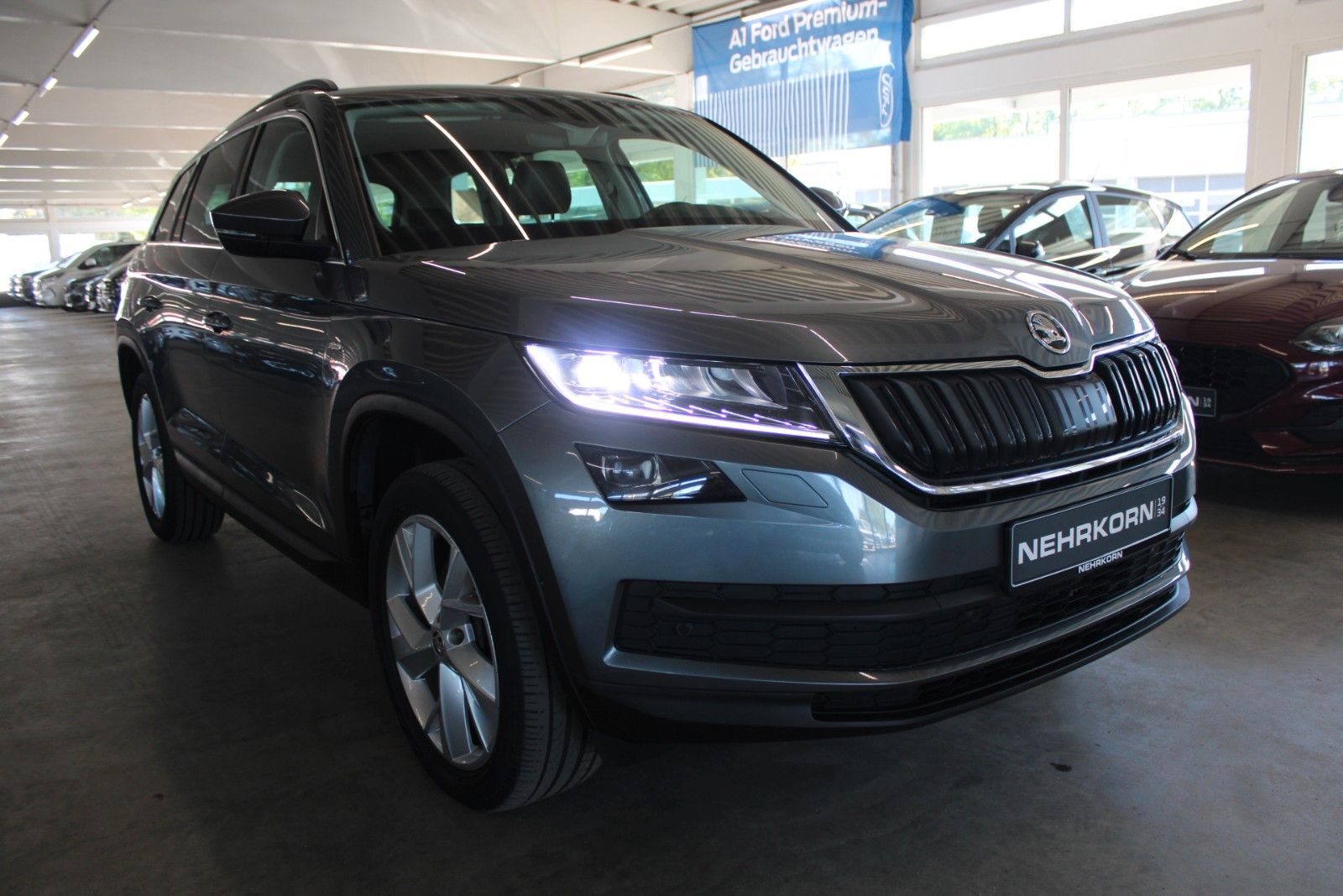 Fahrzeugabbildung SKODA Kodiaq DSG 4x4 SOLEIL LED AHK LEDER ACC STDHZ