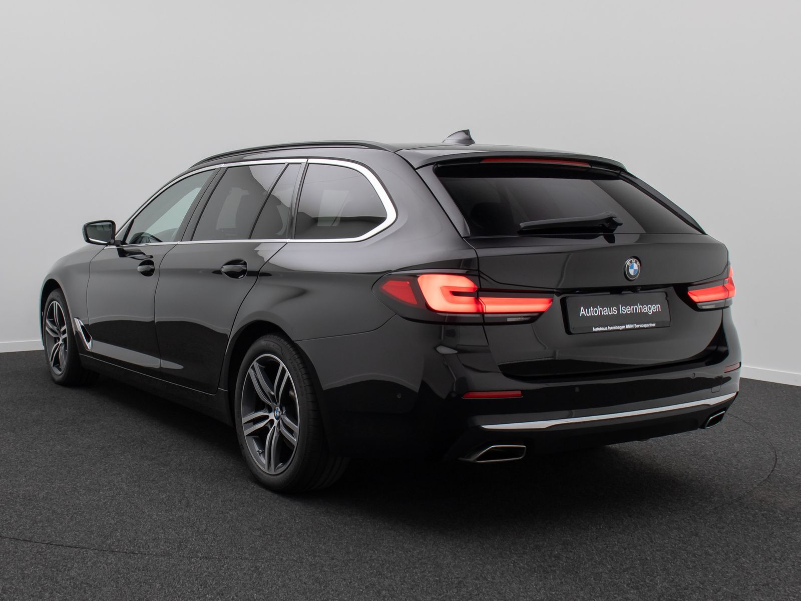 Fahrzeugabbildung BMW 530i xD Luxury Line 4xKlima AHK Kamera DAB Alarm