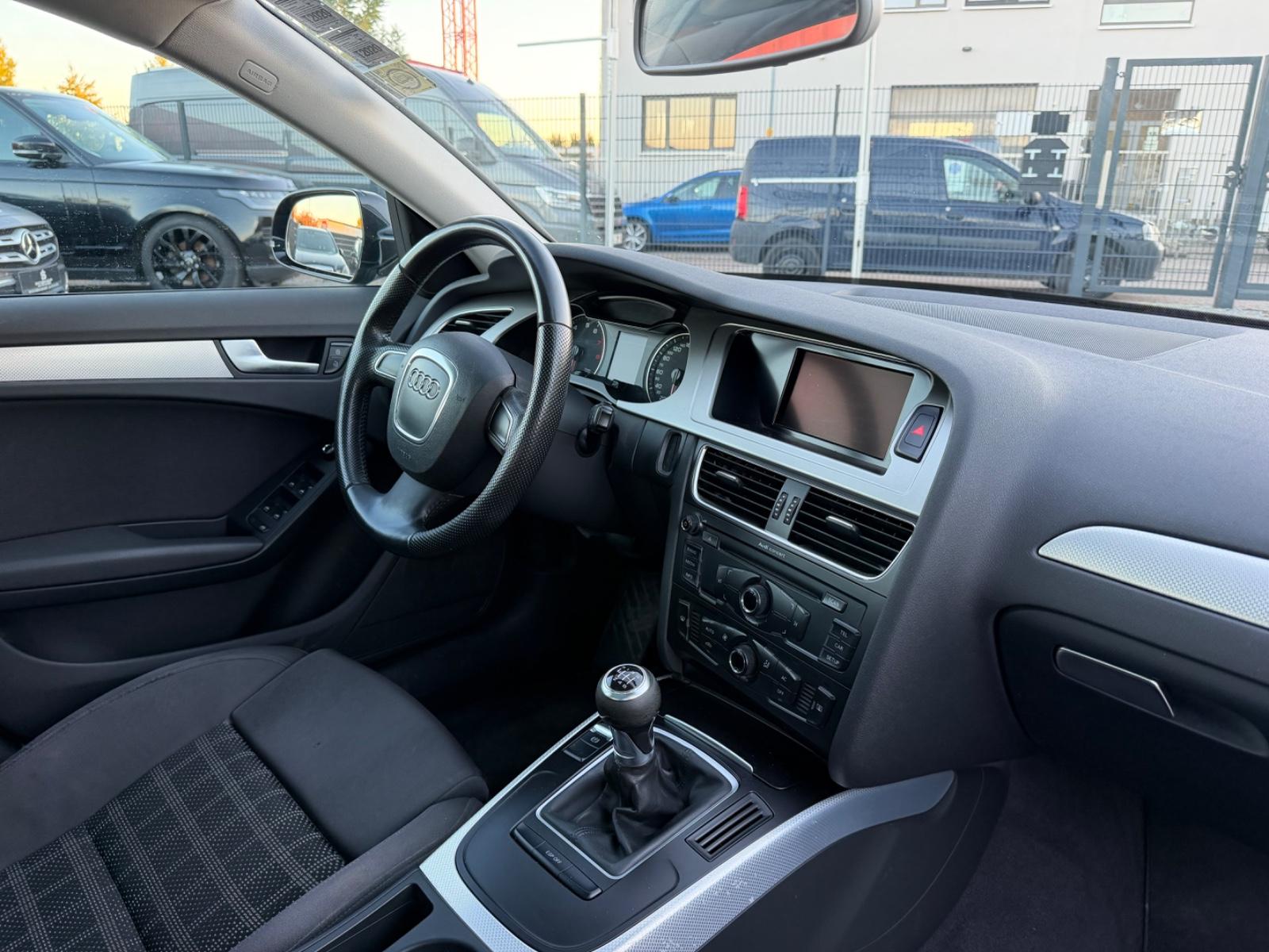 Audi A4 2009 — photo 22