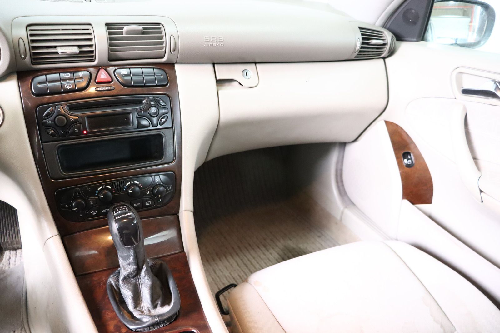 Fahrzeugabbildung Mercedes-Benz C 220 CDI T ELEGANCE