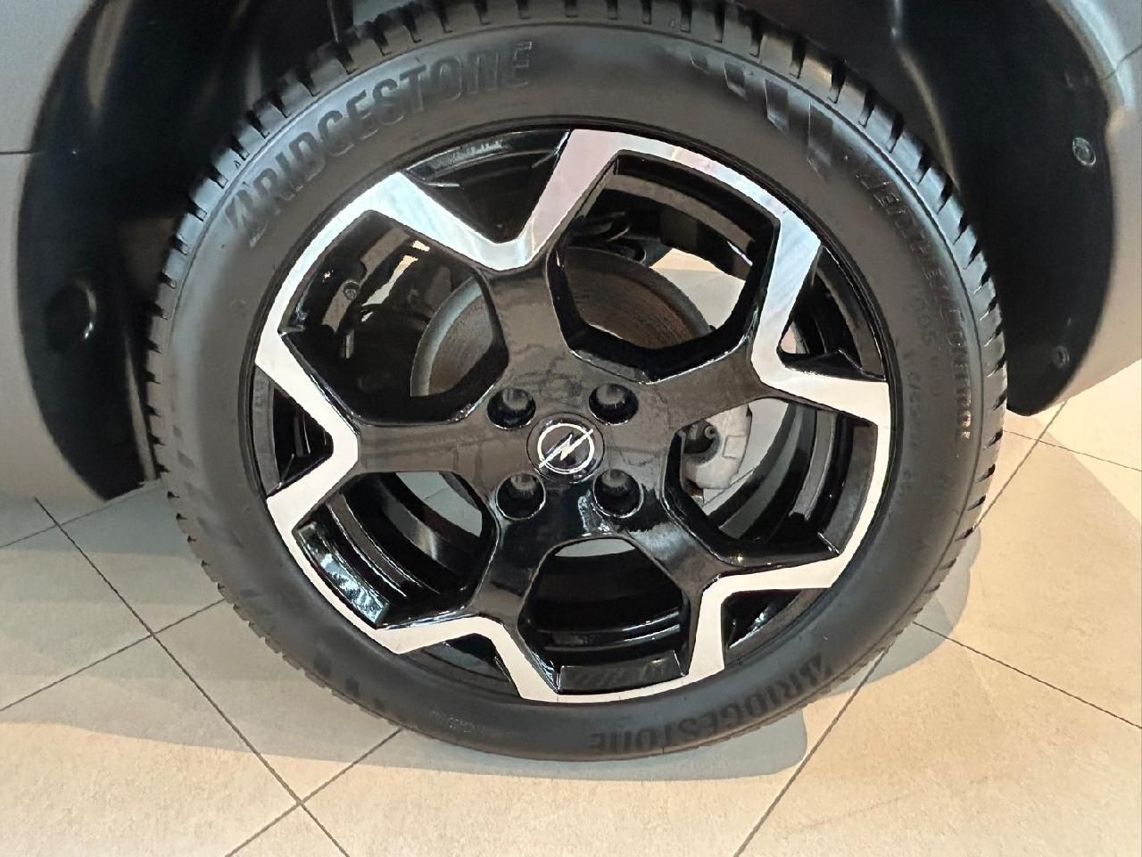 Fahrzeugabbildung Opel Crossland Elegance