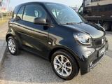 Smart ForTwo PASSION TURBO PANO AUTOMATIK CARPLAY - Gebrauchtwagen in Hamburg bis 20.000 Euro