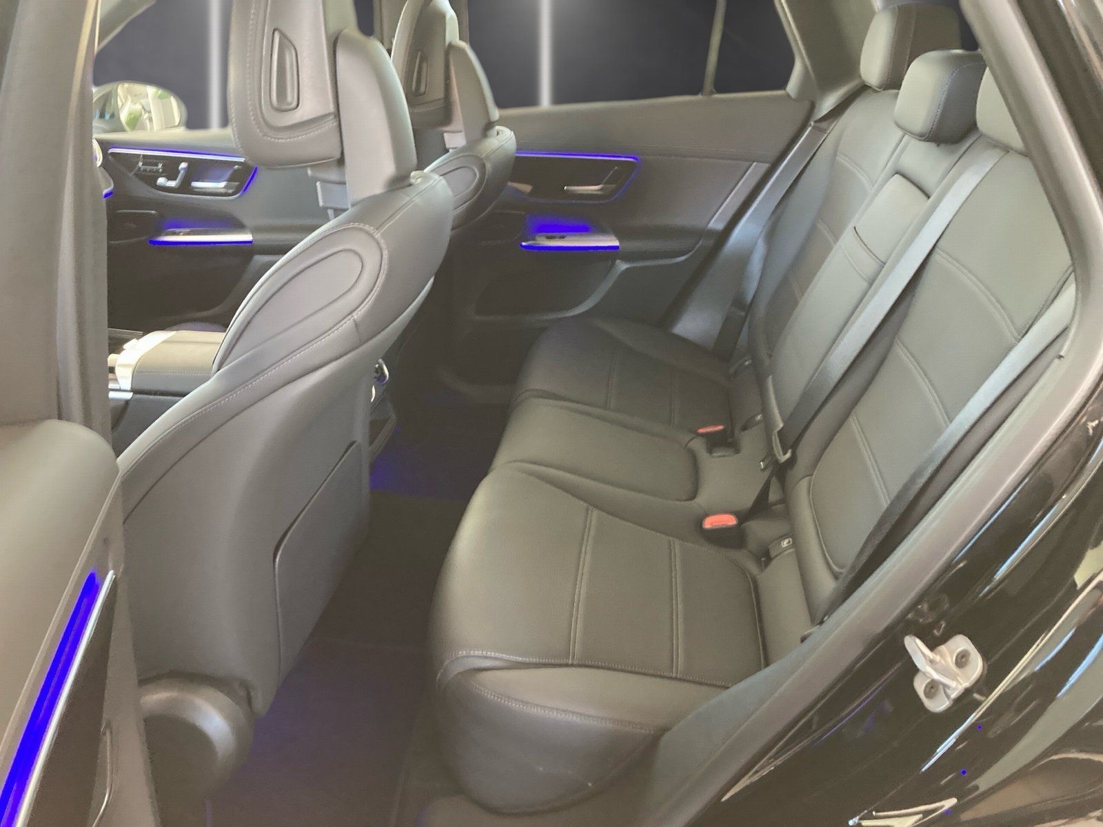 Fahrzeugabbildung Mercedes-Benz GLC 200 4M AMG *AHK*Pano*Distro*Totwink*LED*Kam*