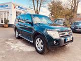 Mitsubishi Pajero 3.2 DI-D Intense*Leder*AHK*Automatik* - Mitsubishi Pajero in Hamburg