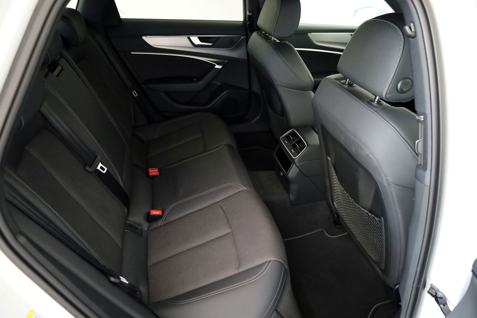 Fahrzeugabbildung Audi A6 Avant 40TDI S Line T.Leder,Navi,LED,Kamera,WR