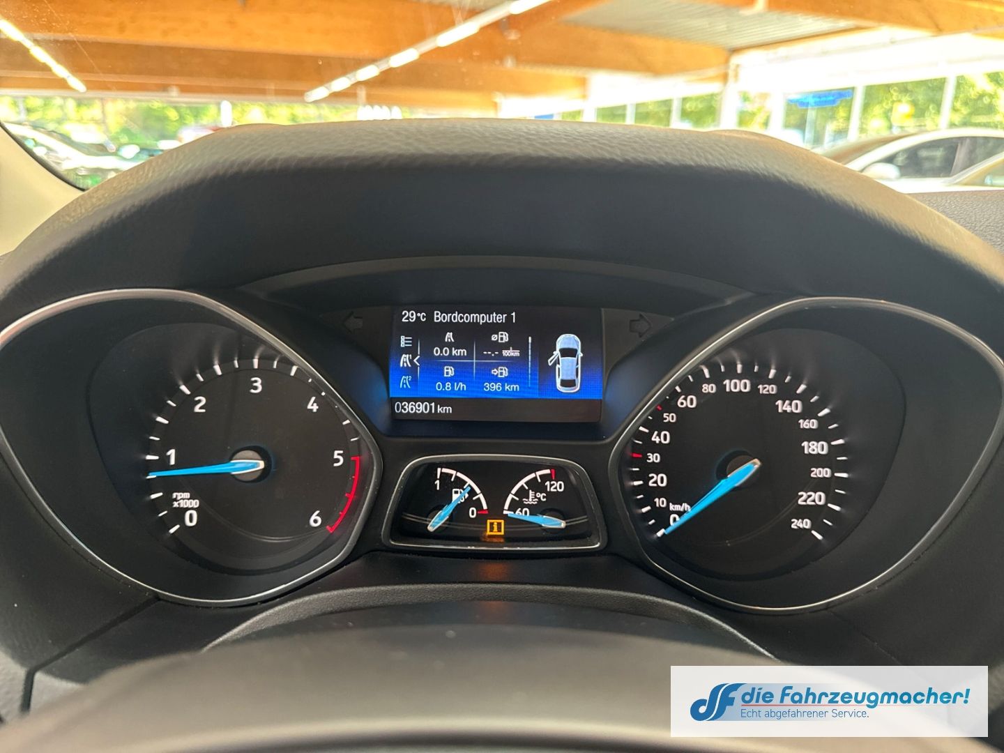 Fahrzeugabbildung Ford Focus Turnier Business 1.5 TDCi Navi Apple CarPl