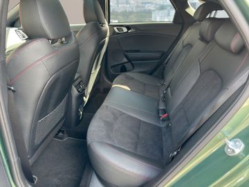 Kia ProCeed 1.6T DCT7 GT Navi Memory Kamera Glasdach