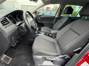 Volkswagen Tiguan - 10