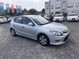 Hyundai i30 Edition Plus - Hyundai i30 aus 2011 mit Benzin-Antrieb: Kombi