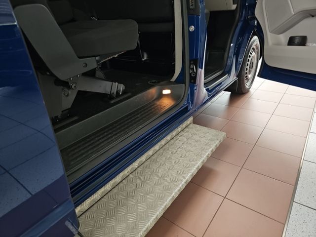 Fahrzeugabbildung Volkswagen T6 Transporter Kombi LR 2.0 TDI AHV KLIMA 9-SITZ