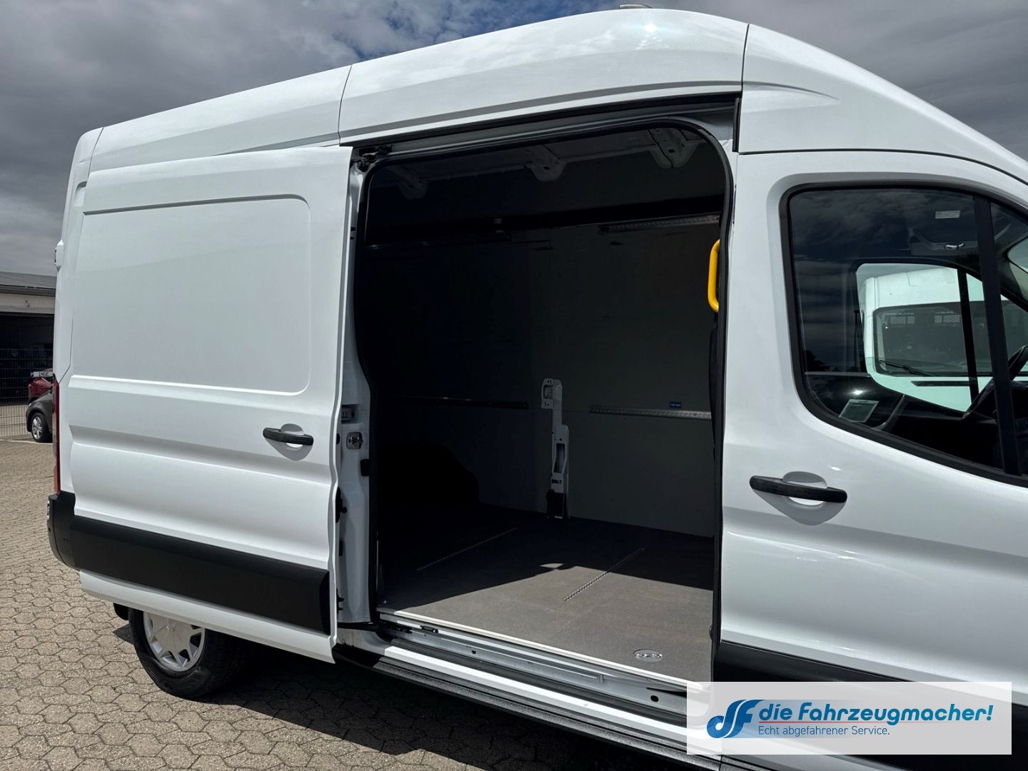 Fahrzeugabbildung Ford Transit Kasten 350 L3H3 Trend 2.0 TDCi Klimaauto