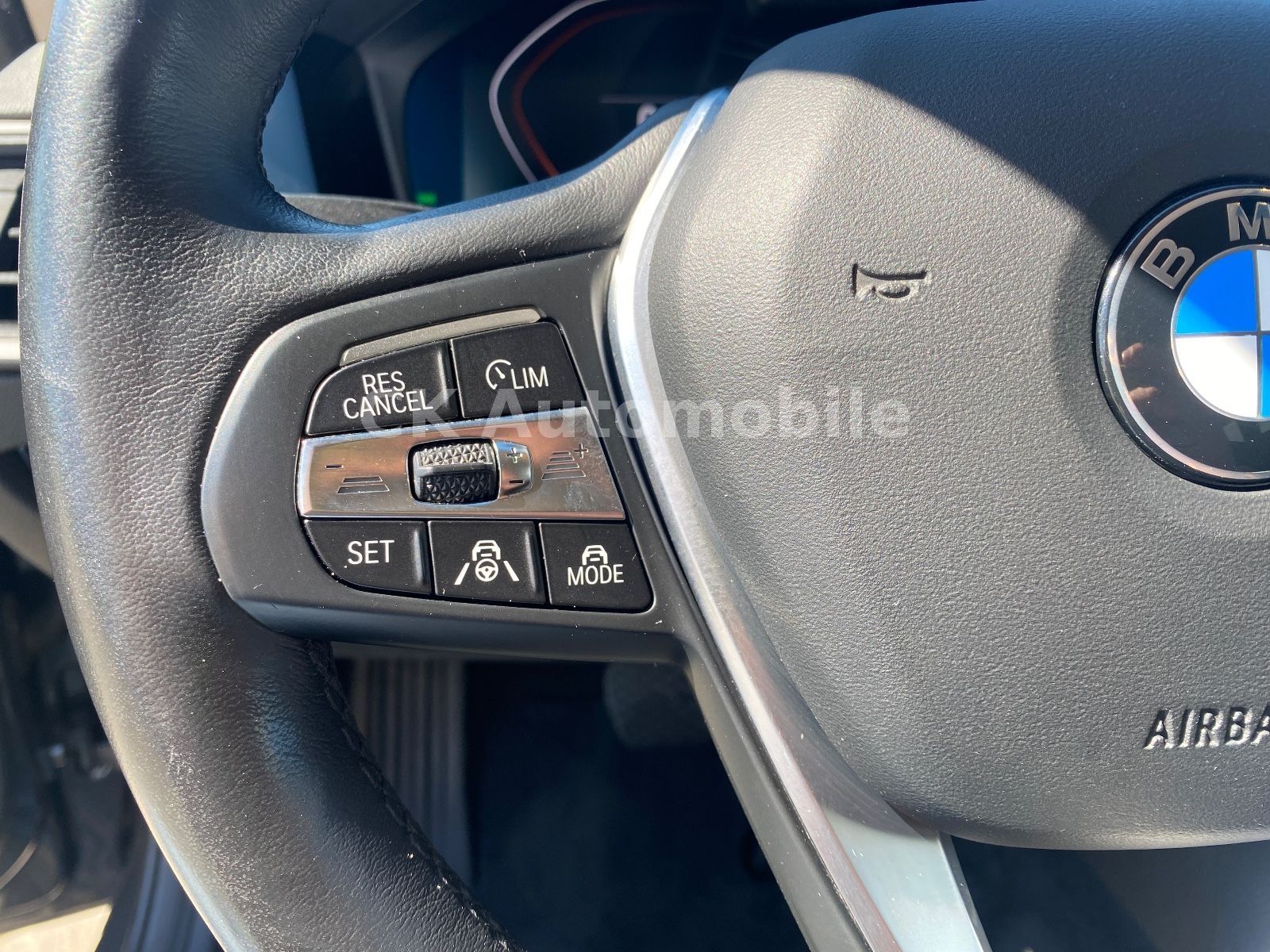 Fahrzeugabbildung BMW 318d Touring Advantage/LiveCockpit/Navi/Laser/AH