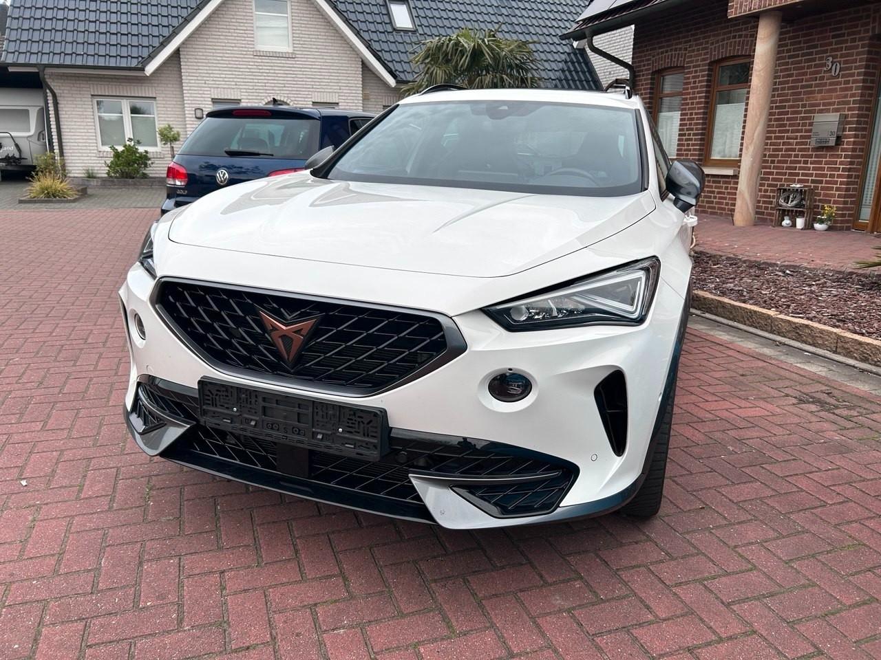 Cupra Formentor VZ e-Hybrid, BT, LM, App