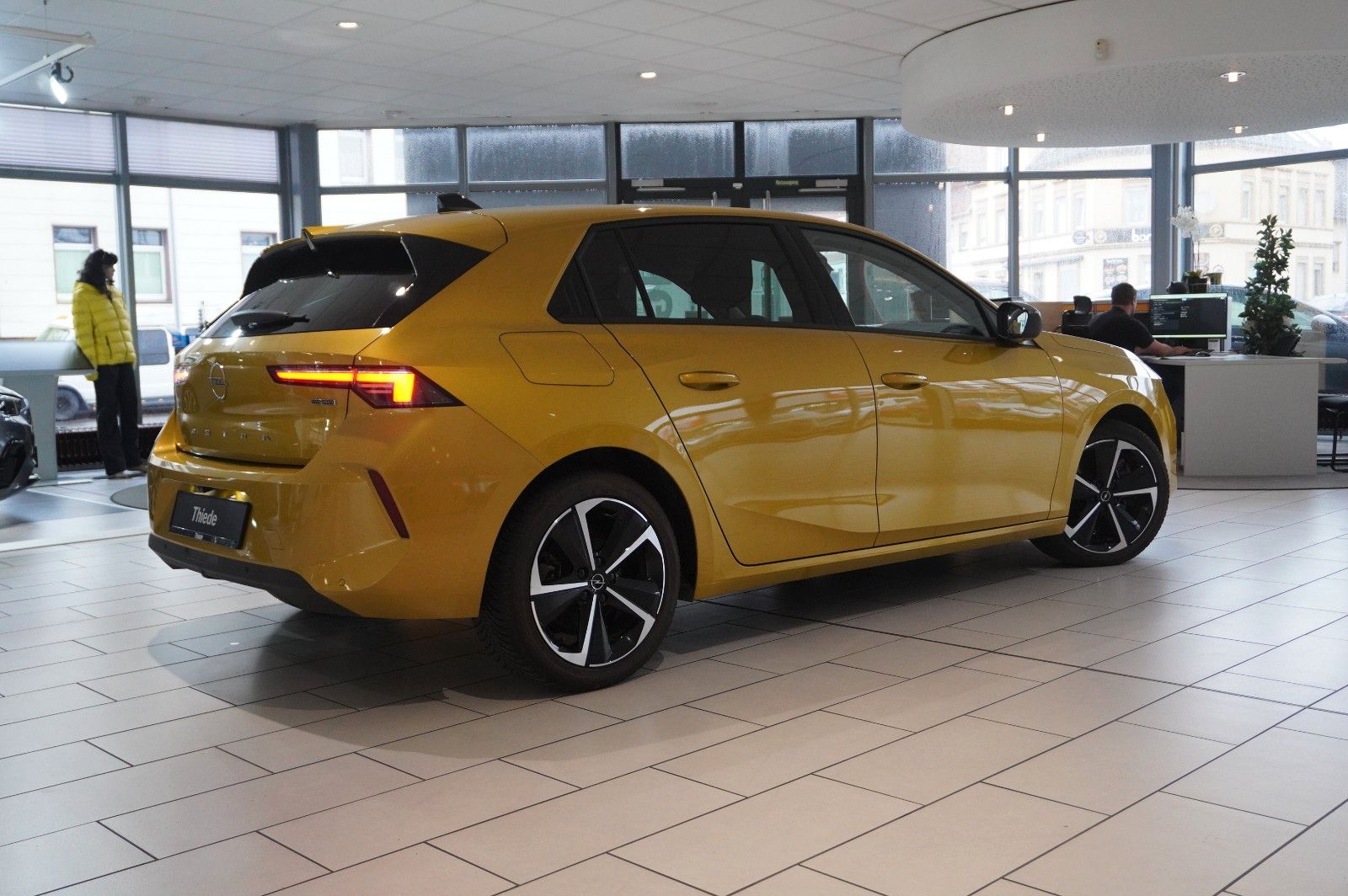 Fahrzeugabbildung Opel Astra L Lim. 1.6 HYBRID EDIT. NAVI/SPORT/KAMERA