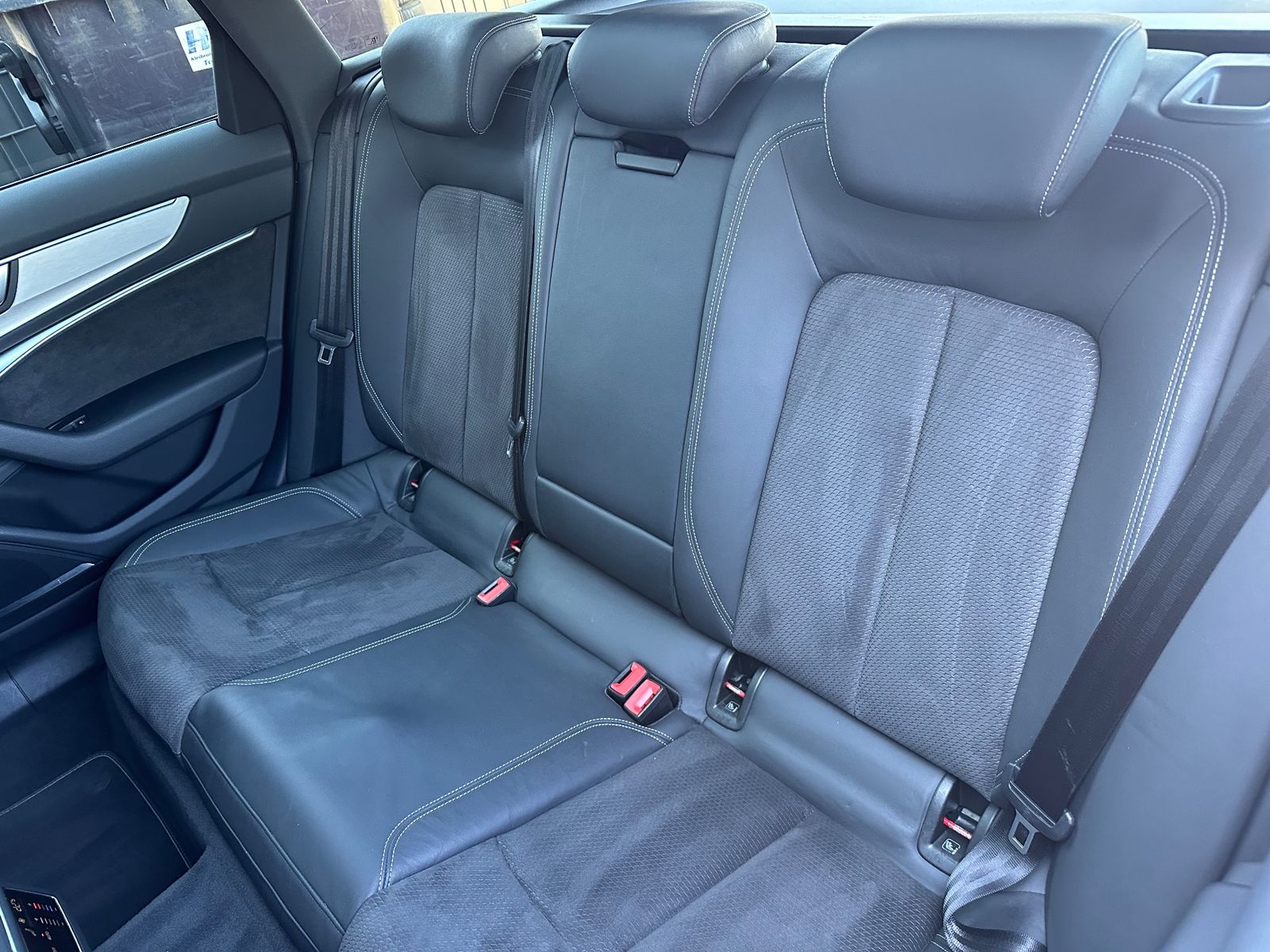 Fahrzeugabbildung Audi A6 Avant 3.0 TDI Qu S-Line NAV+LED+PANO+KAM+ACC