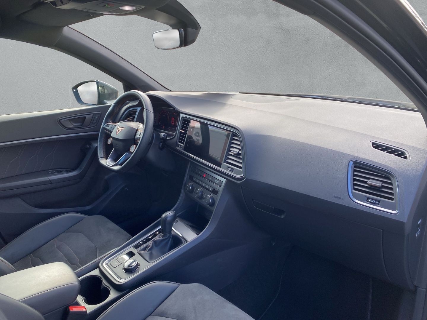 Fahrzeugabbildung CUPRA Ateca VZ 4Drive Raucherauto