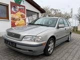 Volvo V40 2.0 103 kW, Klima, TÜV bis 12/26, Automatik - Volvo V40 mit Benzin-Antrieb: Kombi, 2.0
