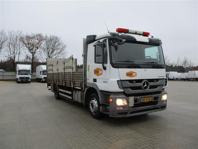 Mercedes-Benz MERCEDES-BENZ Actros 1832 LNR