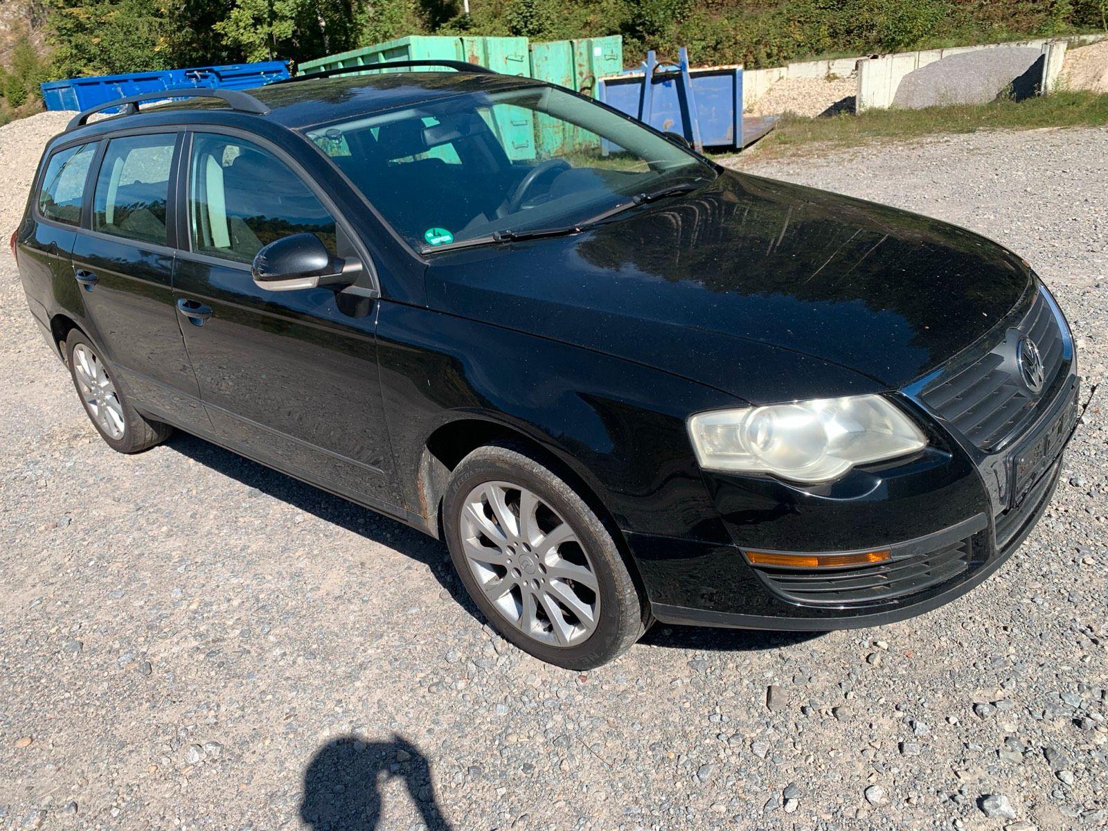 Volkswagen Passat 2006 — rear view