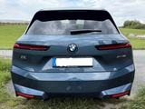 BMW iX xDrive60 Hinterachsenlenkung, AHK, Bowers & W - BMW iX: Von Privat