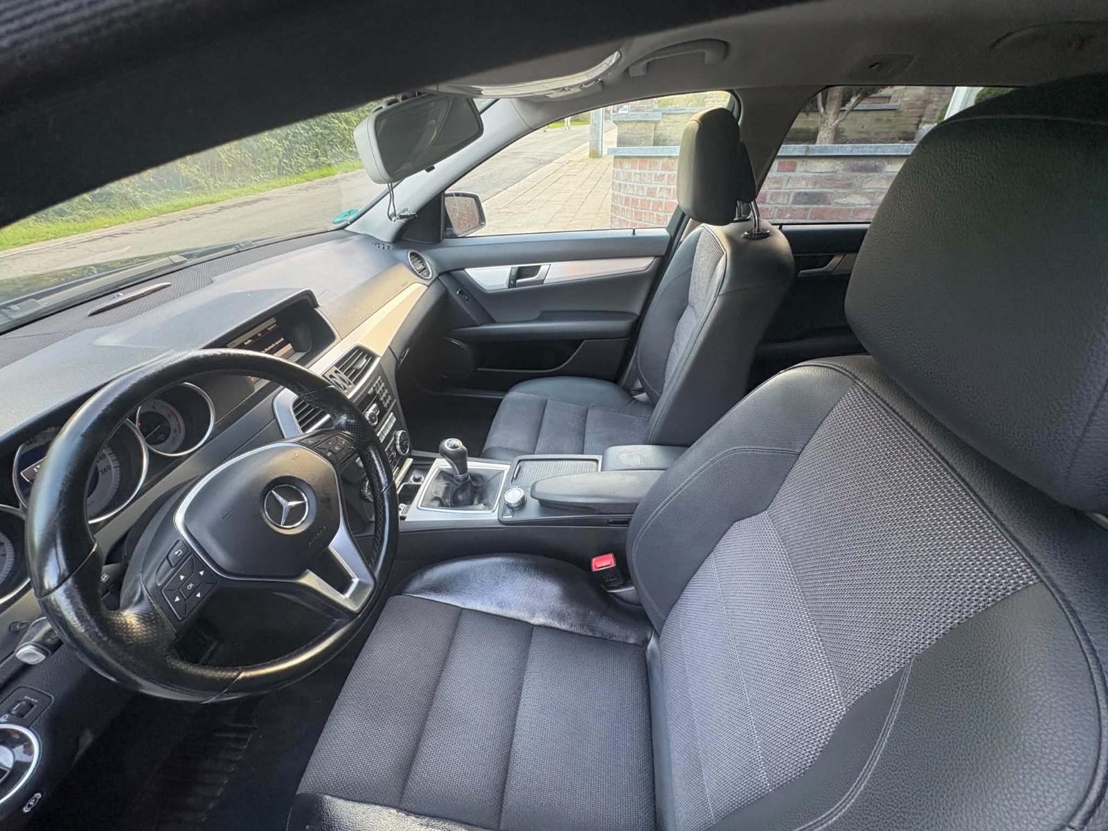 Mercedes-Benz C200 2012 — photo 6