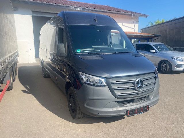 Mercedes-Benz Sprinter 319