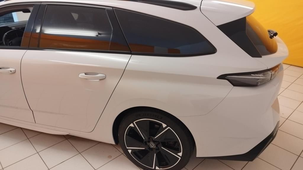 Erstes Annaberger Autohaus - Peugeot 308 SW Elektro GT, AHZV, Matrix LED, Frontschei - Bild 8 Erstes Annaberger Autohaus - Peugeot 308 SW Elektro GT, AHZV, Matrix LED, Frontschei - Bild 8