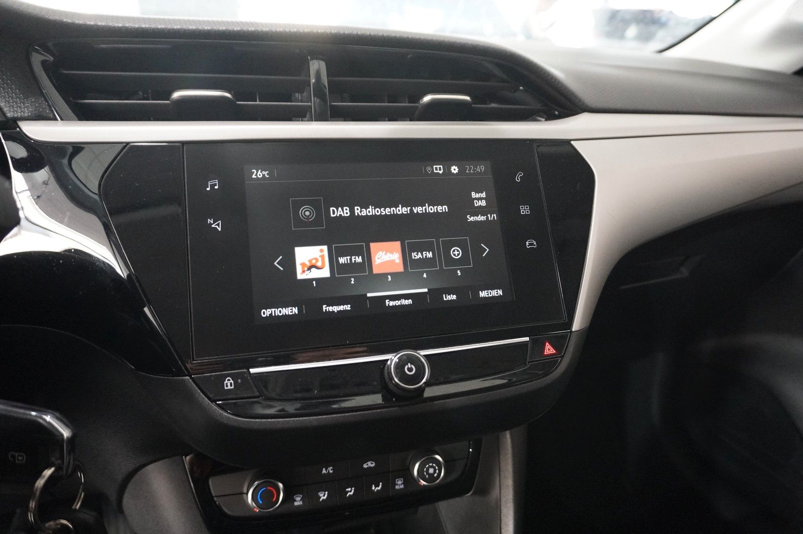 Fahrzeugabbildung Opel Corsa F 1.2 EDITION NAVI/LED/TEMP/PDC/SPORT/DAB+