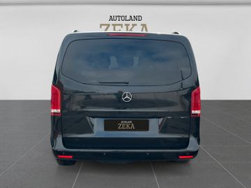 Mercedes V 220 - 8