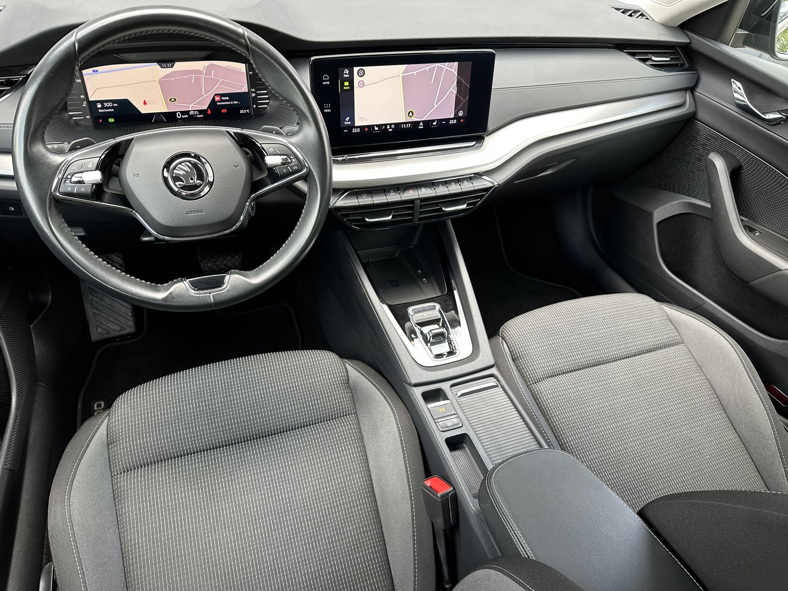 Fahrzeugabbildung SKODA Octavia Combi 2.0 TDI DSG Ambition NAV+LED+ACC