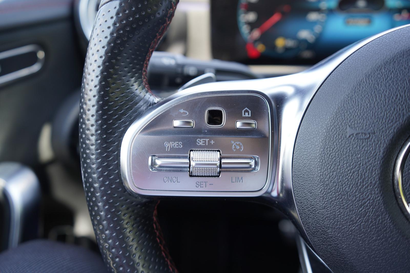 Mercedes-Benz CLA SB AMG Line LED Navi Alcantara Keyless, миниатюра 12