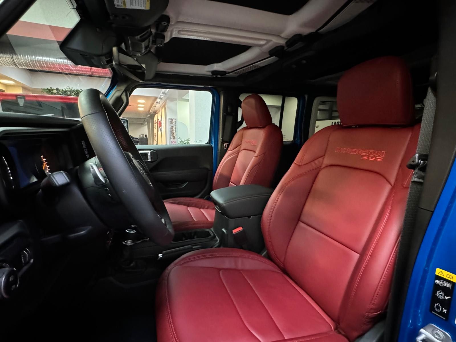 Fahrzeugabbildung Jeep RUBICON 392-6.4L HEMI V8-RECON 35"-STEEL BUMPER