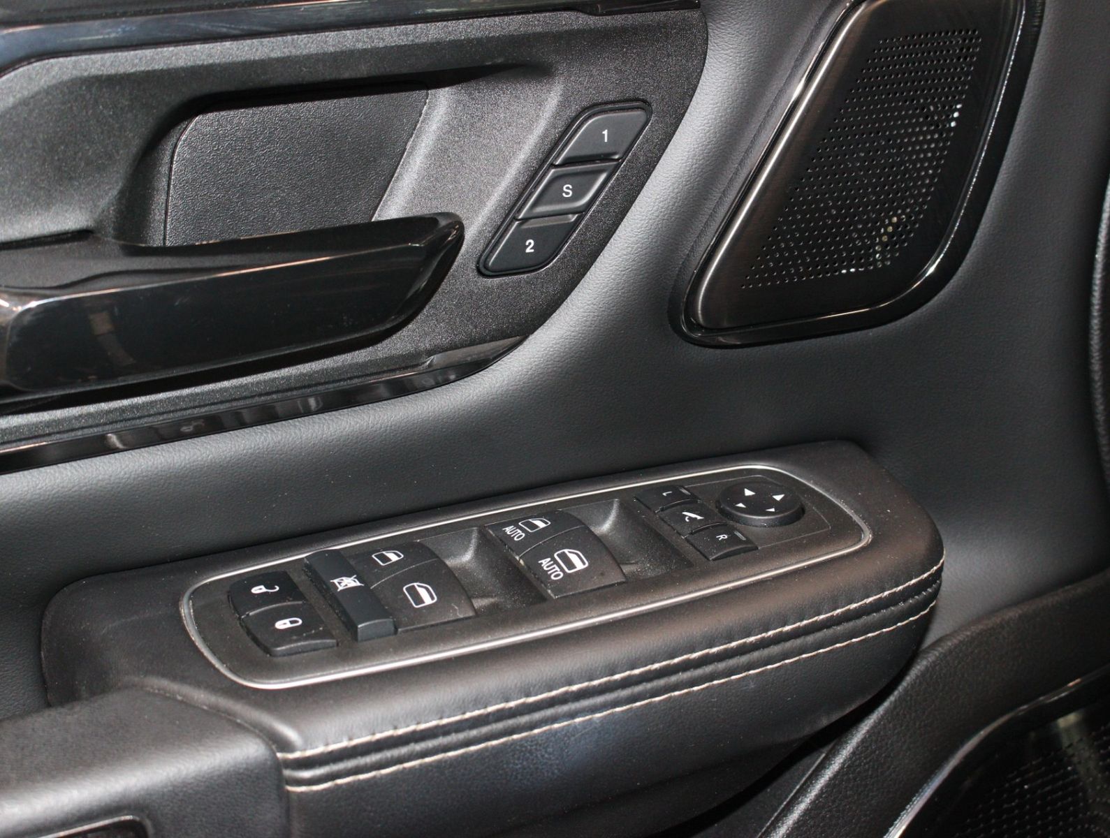 Fahrzeugabbildung Dodge RAM 1500 Limited*LPG Gas*Voll*Kein Import.