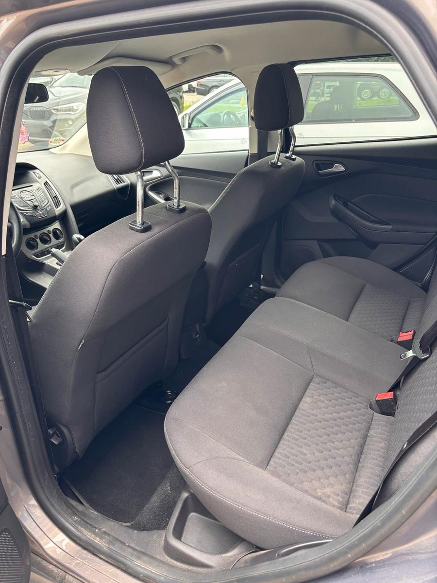 Ford Focus 2014 — photo 14