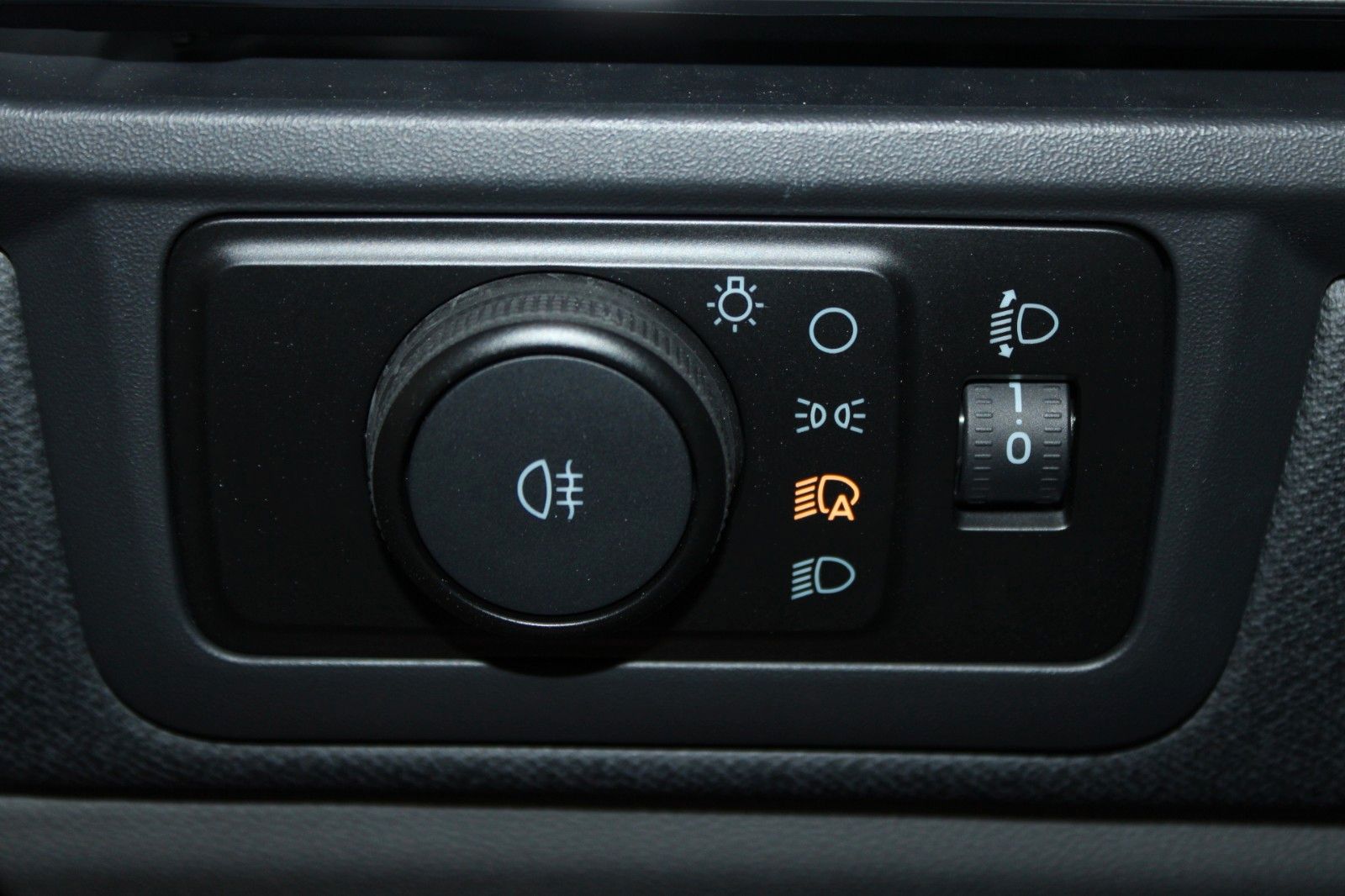 Fahrzeugabbildung Ford NUGGET L1 Titanium MARKISE + Aufstelldach SOFORT