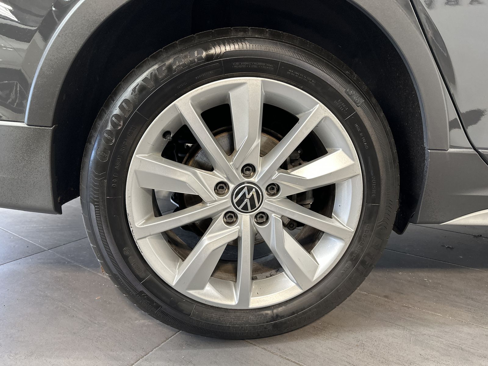 Fahrzeugabbildung Volkswagen Golf Alltrack 4Motion NAV+LED+PANO+ACC+17ZO+SHZ