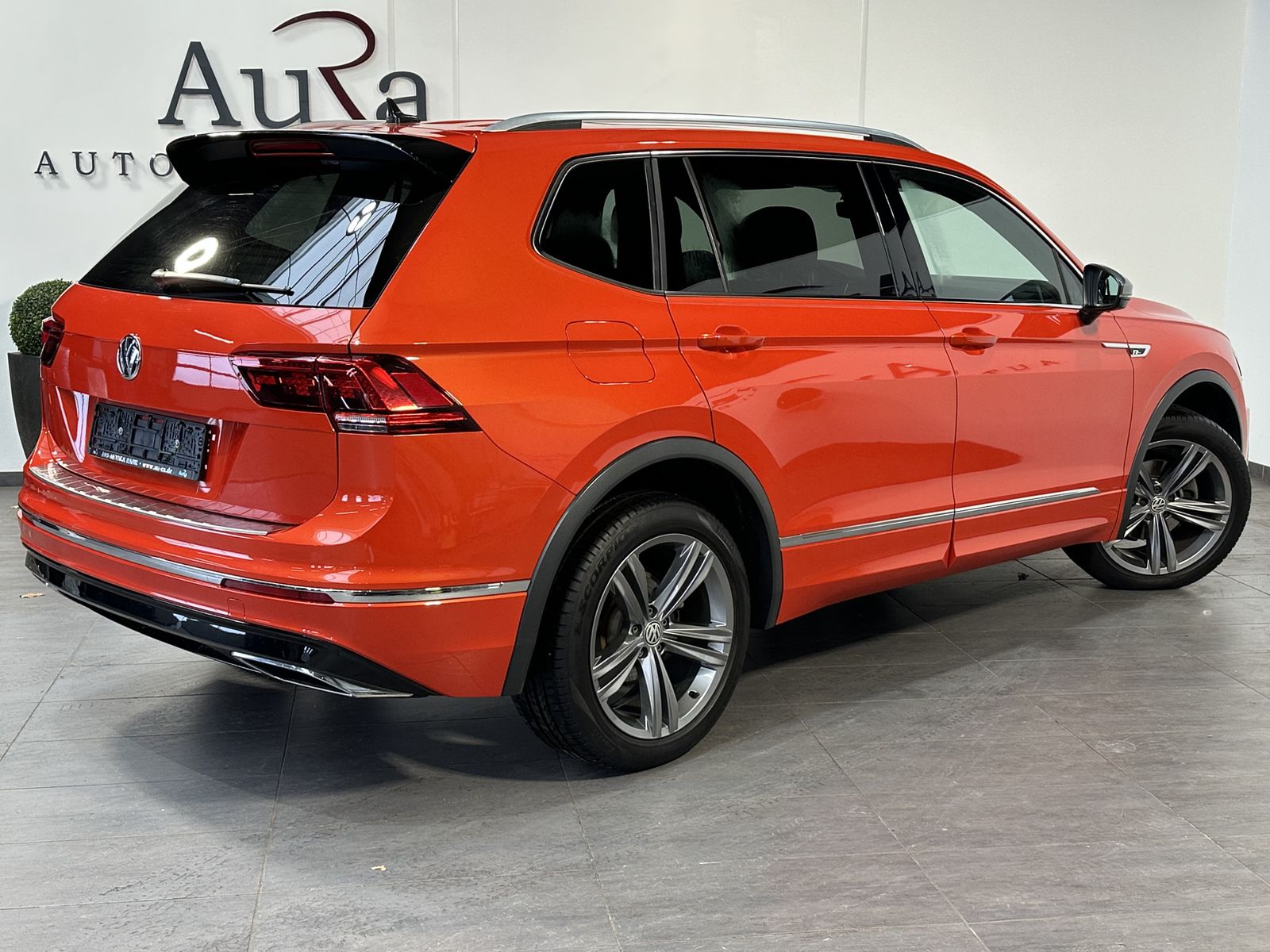 Fahrzeugabbildung Volkswagen Tiguan Allspace 4M R-Line NAV+LED+PANO+AHK+ACC