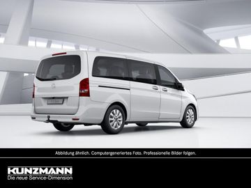 Mercedes V 220 - 3