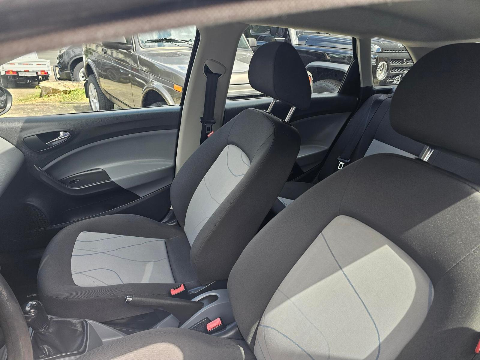 Seat Ibiza 2015 — photo 10