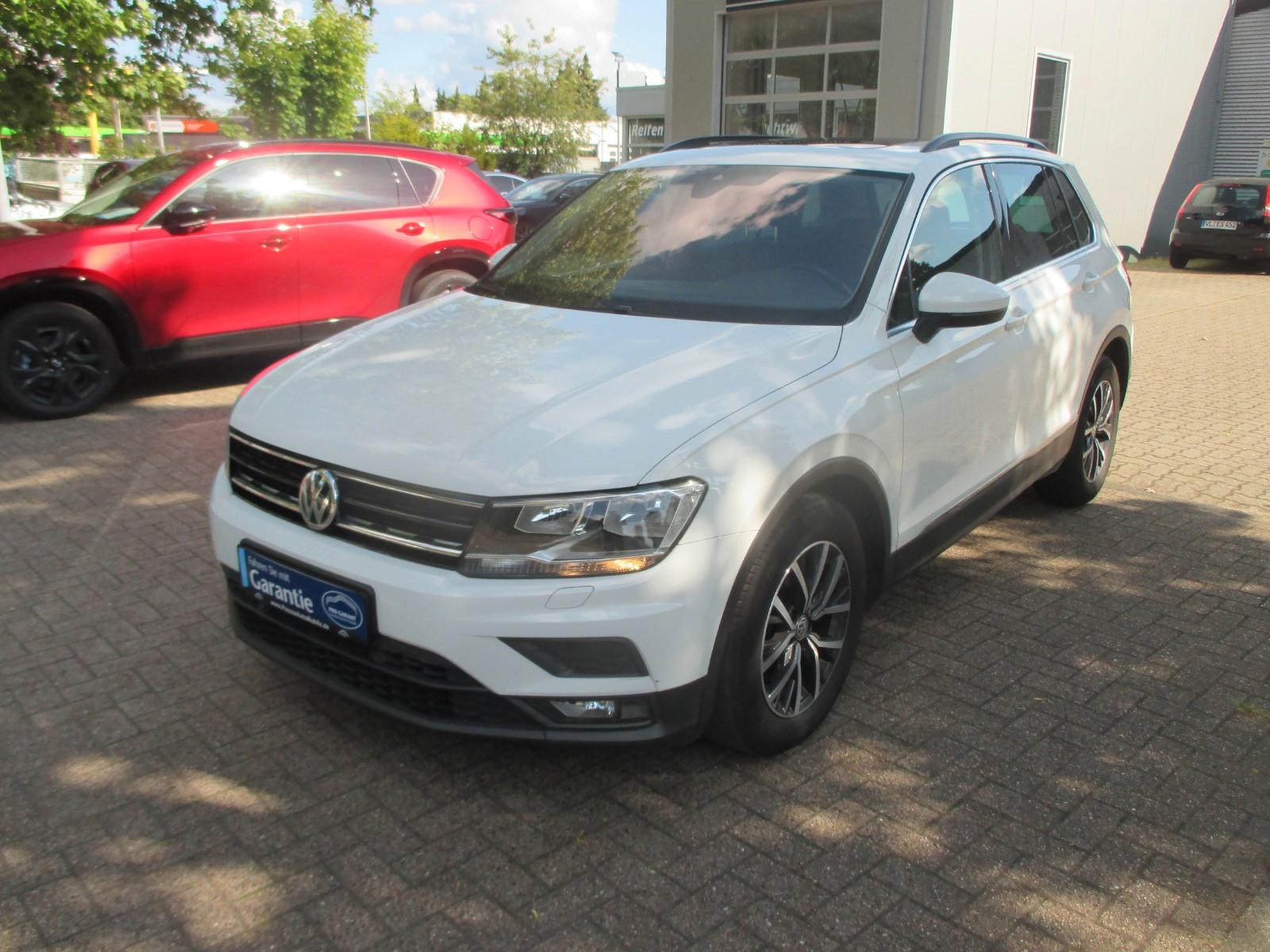 Volkswagen Tiguan Comfortline +Panorama+AHK+Navi+