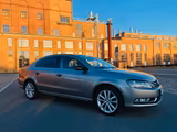 Volkswagen Passat 2.0 TSI DSG Highline - Volkswagen Passat mit Benzin-Antrieb: Limousine, 2.0