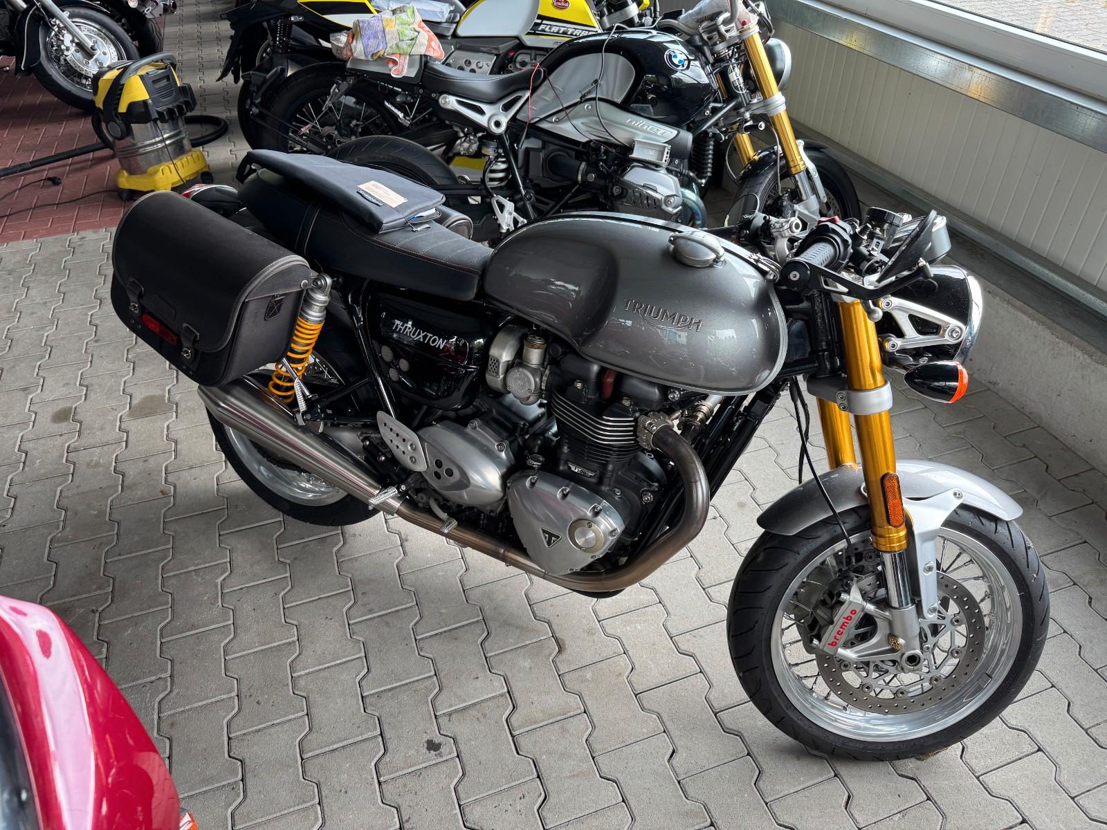 Triumph Thruxton 1200 R