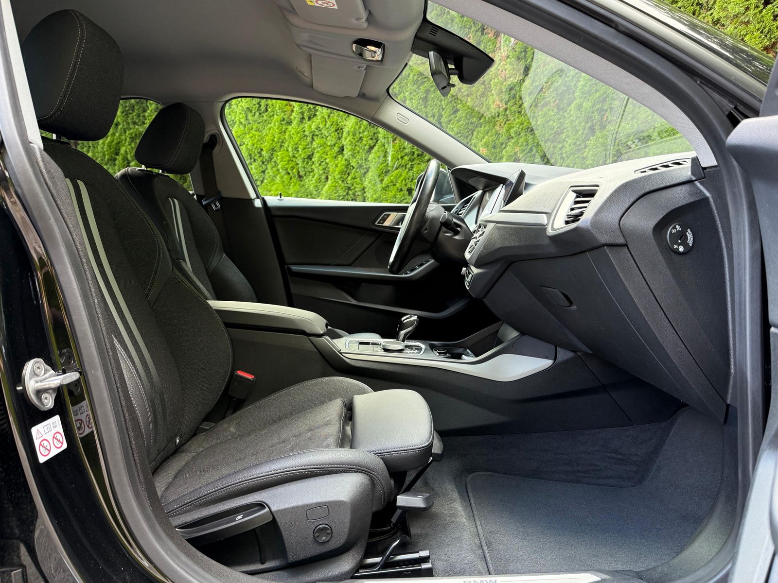 Fahrzeugabbildung BMW 216 d Aut. Gran Coupe Sport-Line LED+AHK+NAV+SHZ