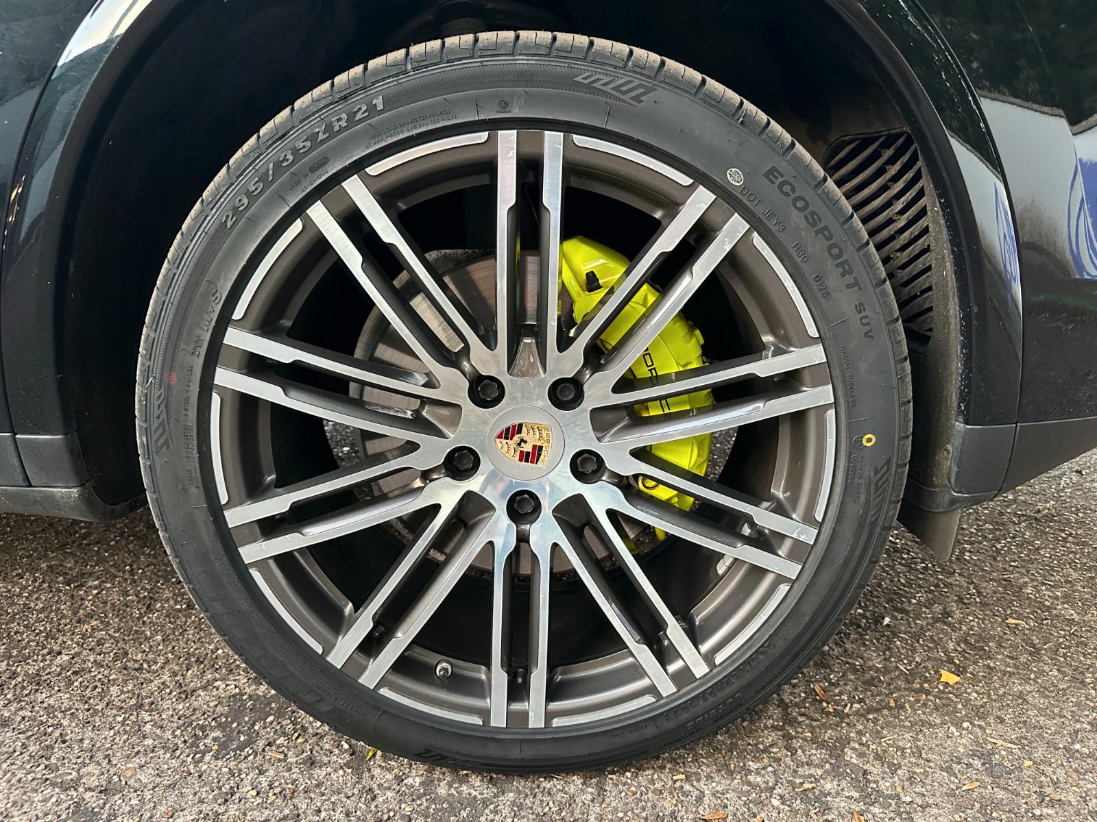 PORSCHE CAYENNE S E-HYBRID PLATINUM EDITION *PANO*LM-21" | 416 ch | 4X4 | BVA | 1-HD, TOP-AUSSTATTUNG!