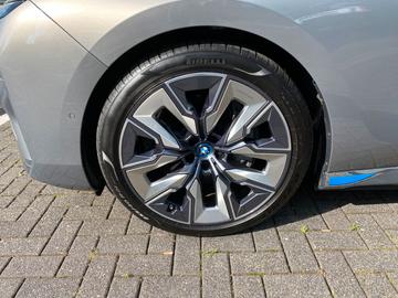 2022 BMW I7 — миниатюра 26