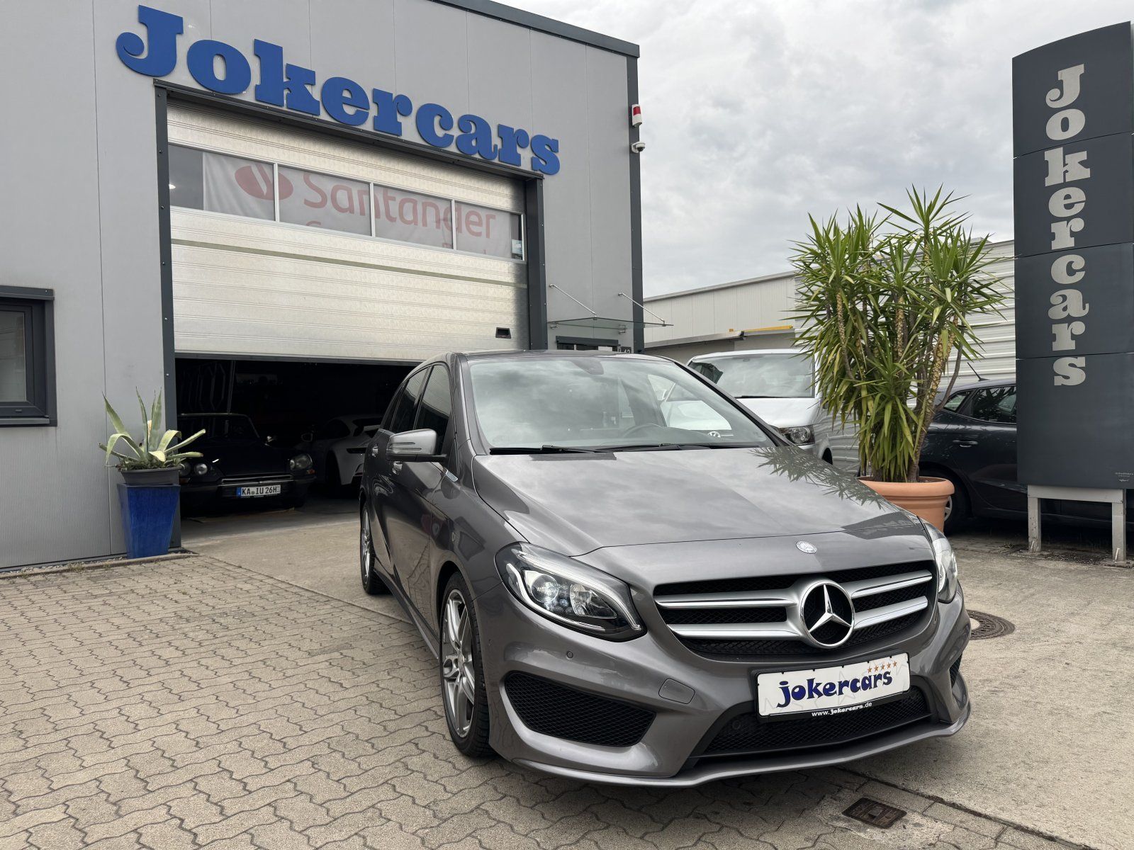 MERCEDES-BENZ B 180 AMG Line LED/Navi/Kamera Top Optik